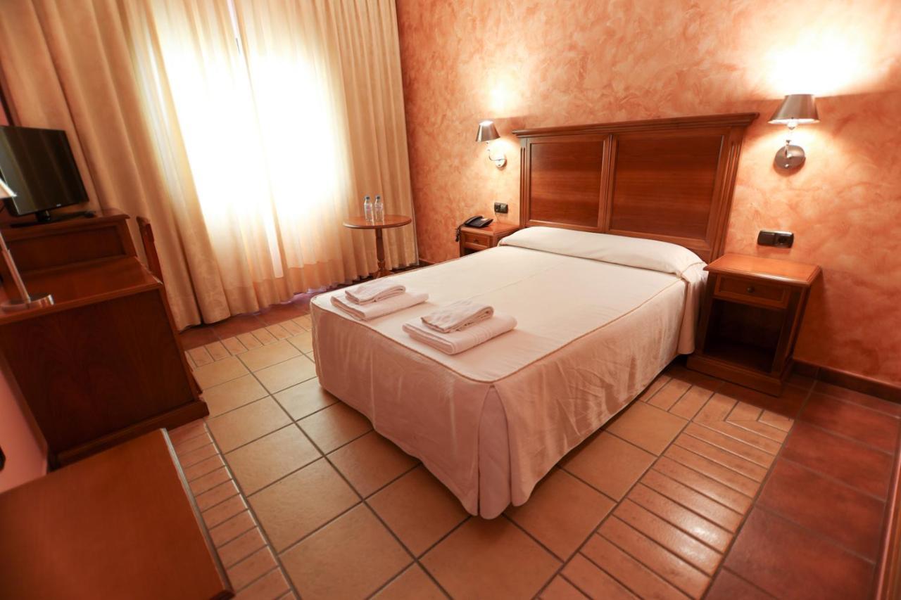 Hospedium Hotel Dona Mafalda De Castilla Plasencia Luaran gambar