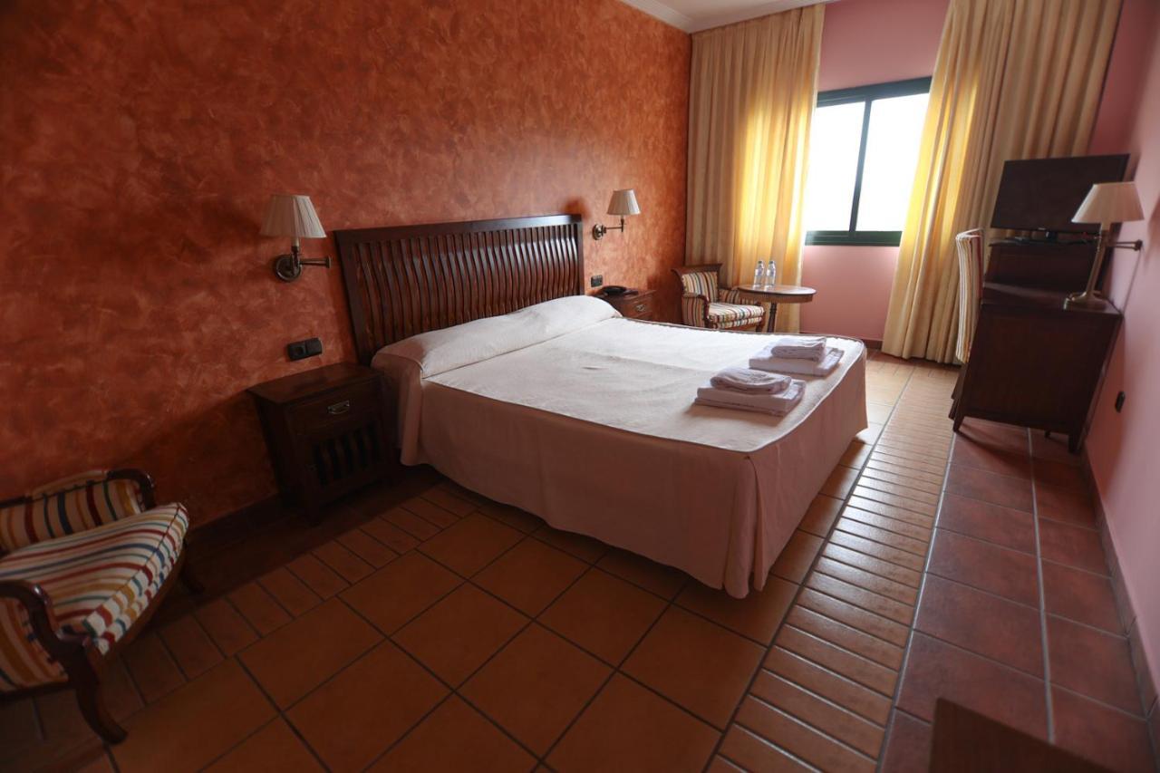 Hospedium Hotel Dona Mafalda De Castilla Plasencia Luaran gambar