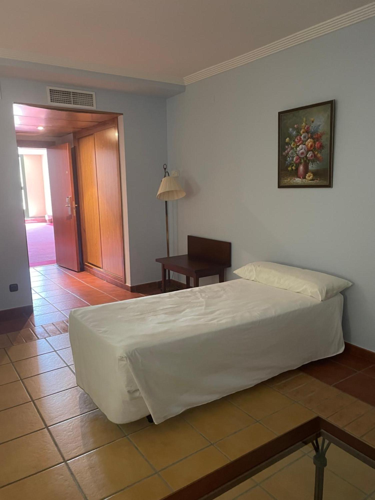 Hospedium Hotel Dona Mafalda De Castilla Plasencia Luaran gambar